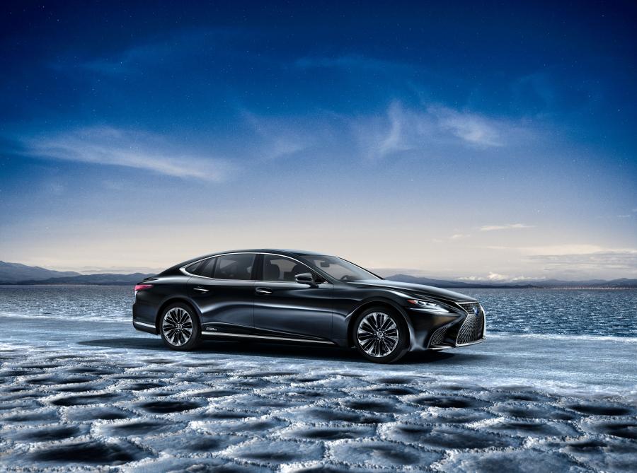  Lexus LS500h 2017 года  (WW) (фото 31 из 58)
